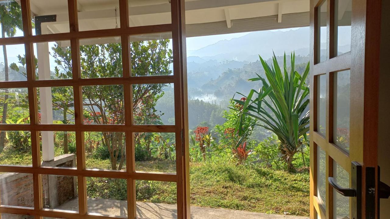 Mountain Ecolodge Malang Exterior foto
